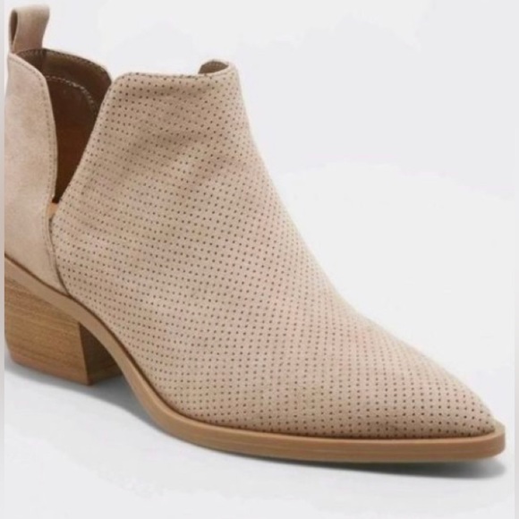 Shoes - NWT Cari Taupe Booties